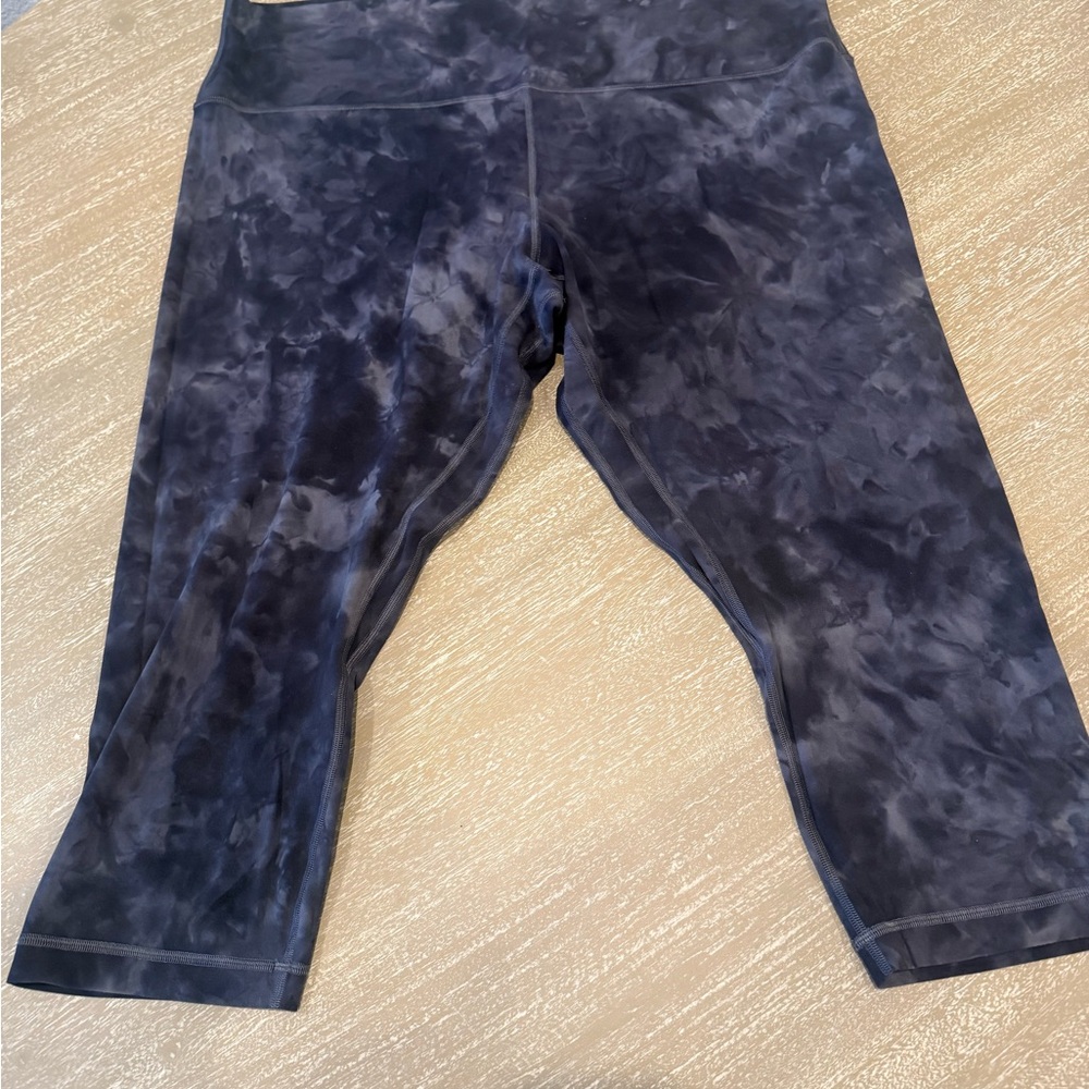 Lululemon women’s cropped legging